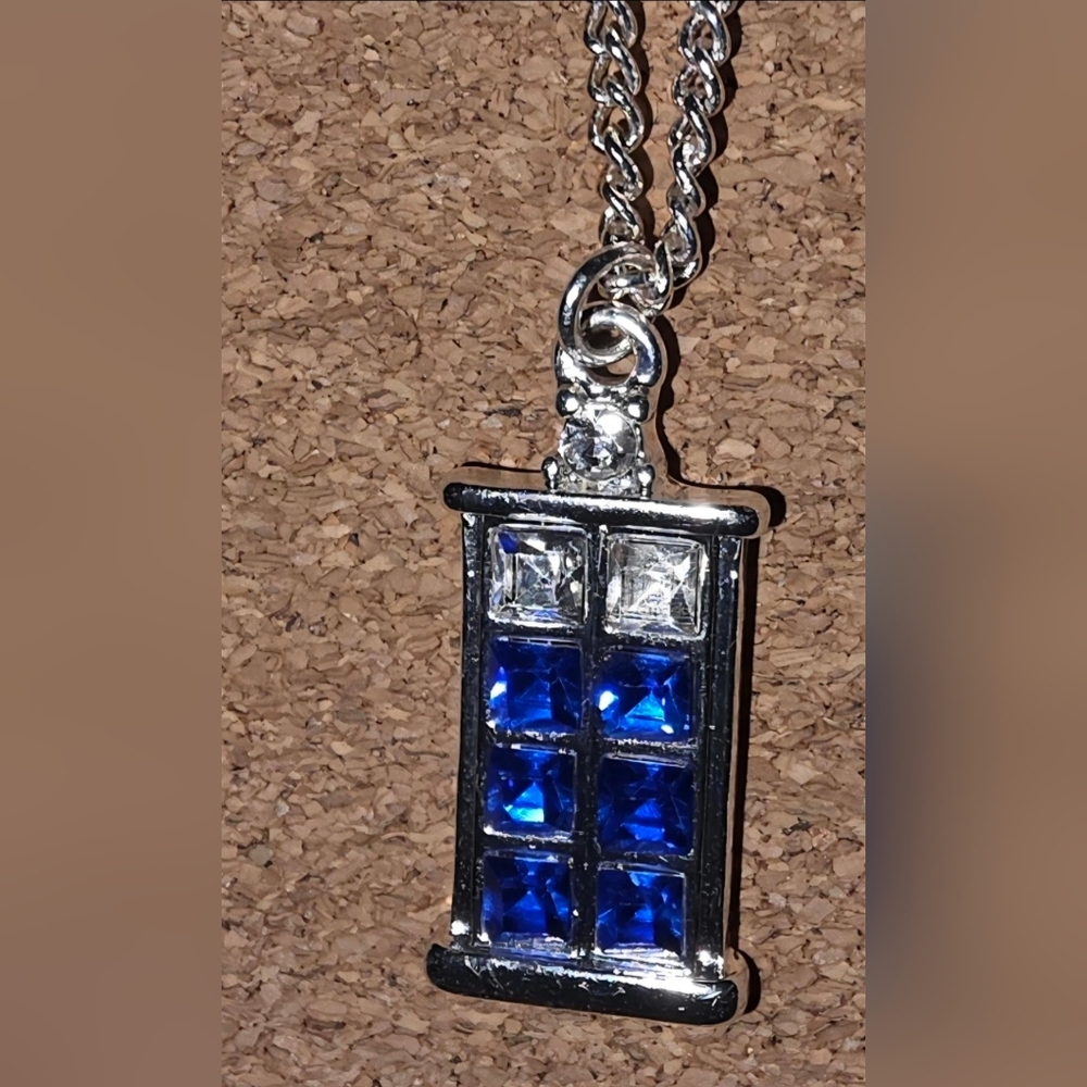 Dr Who Tardis BBC Necklace